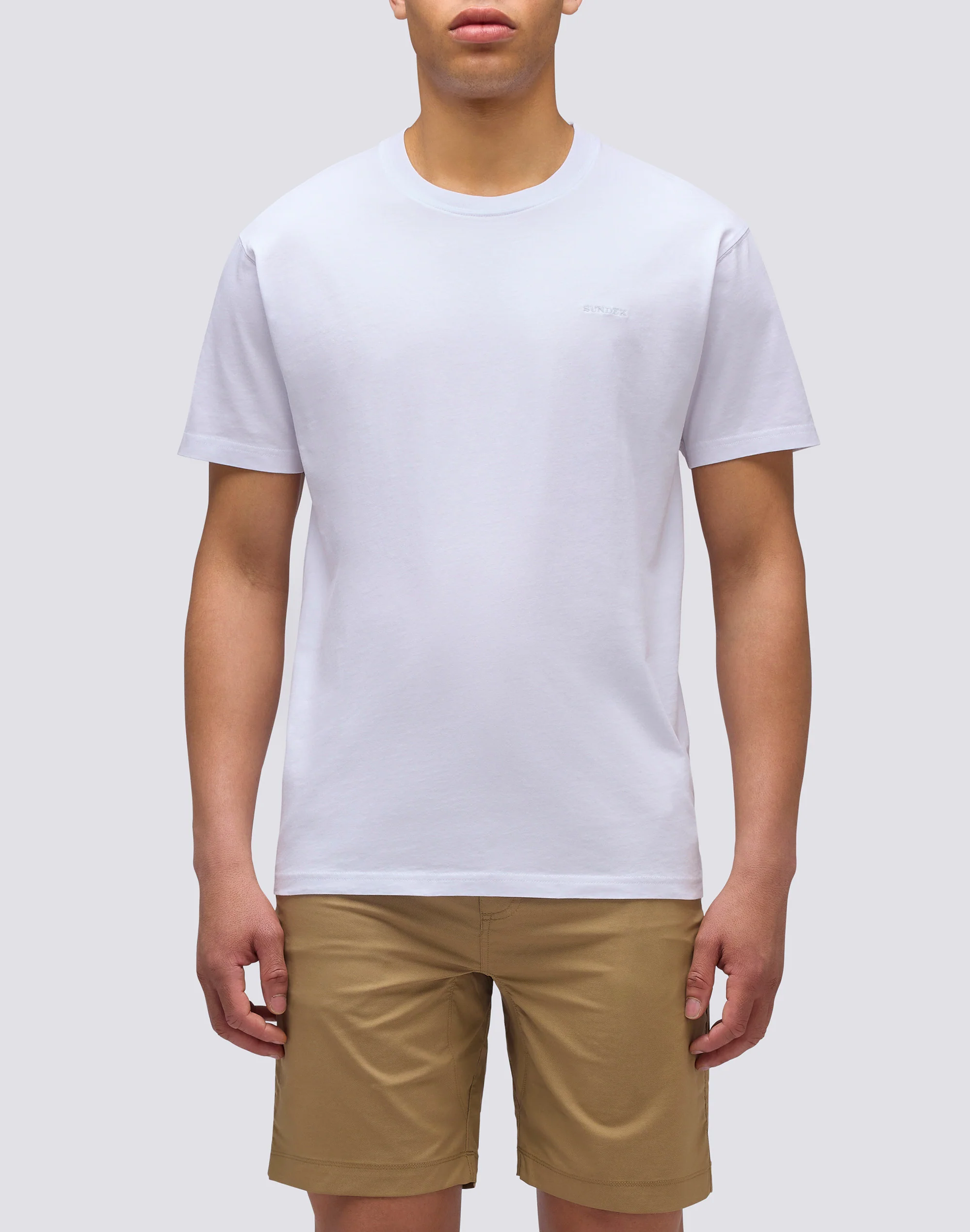 T-SHIRT A TINTA UNITA CON RICAMO