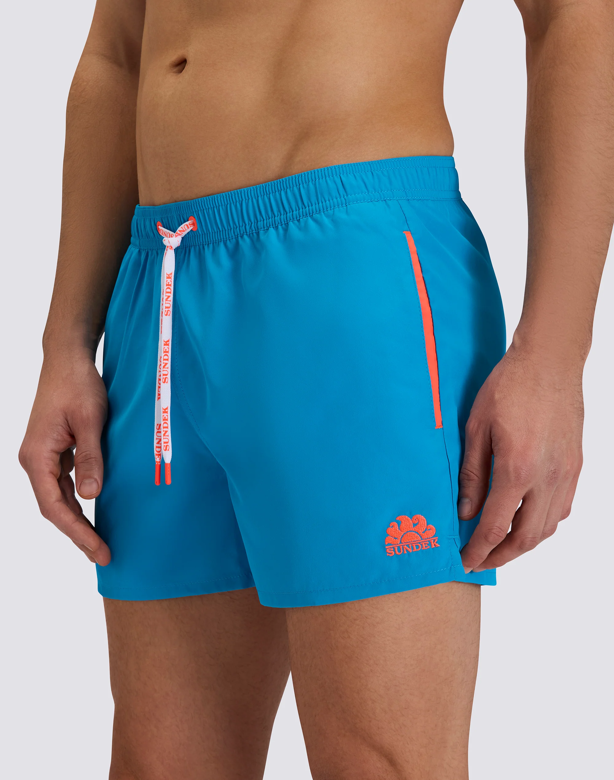 COSTUME DA BAGNO UOMO CORTO VITA ELASTICATA CON PIPING IN POLIESTERE RICICLATO REPREVE® - Image 3